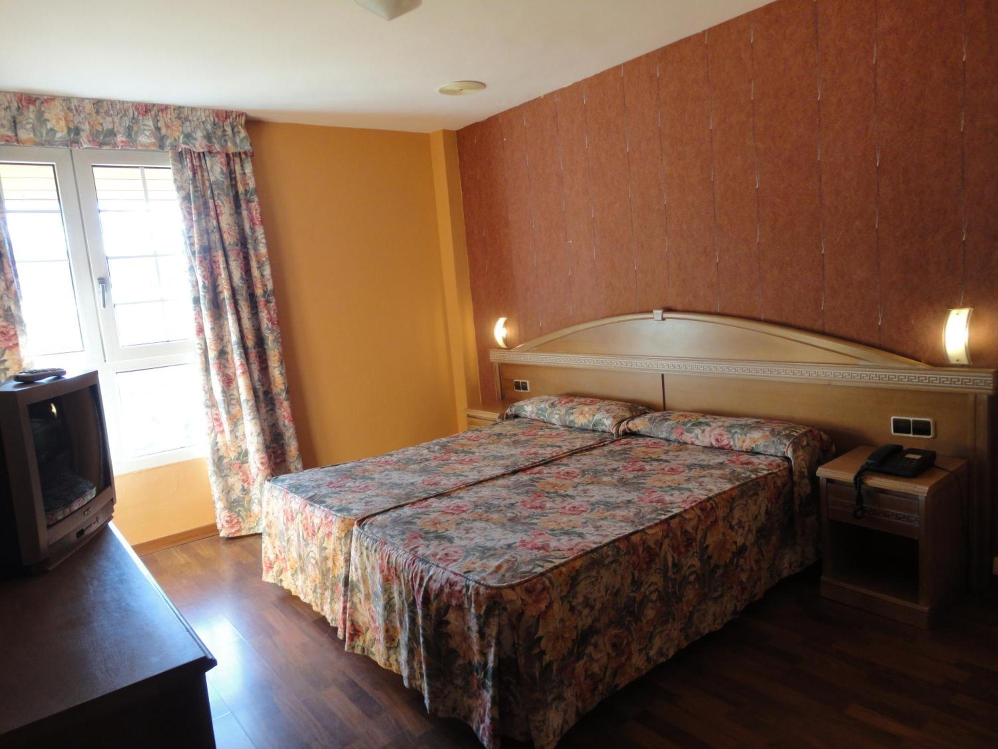 סיירה נבדה Hotel Reino Nevado מראה חיצוני תמונה