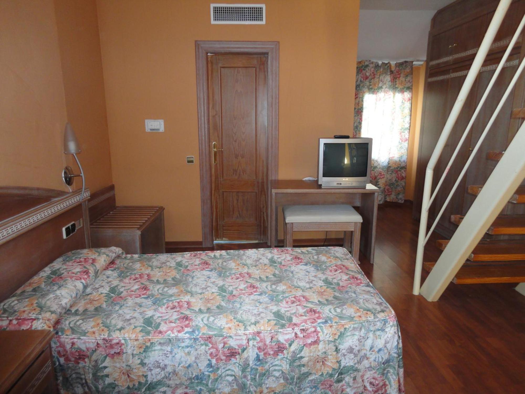 סיירה נבדה Hotel Reino Nevado מראה חיצוני תמונה