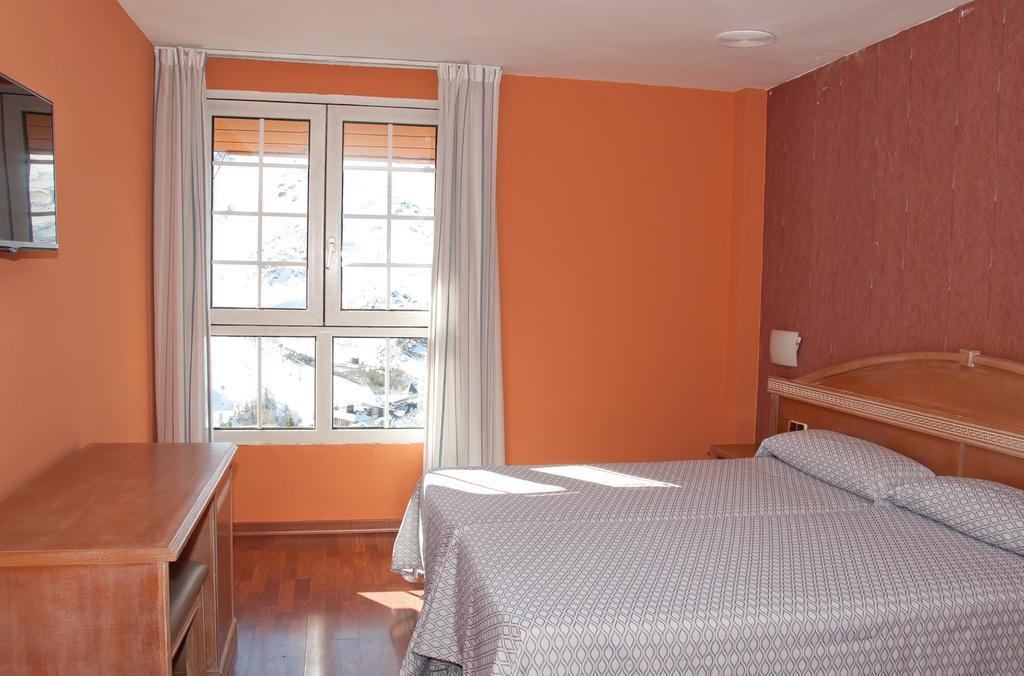 סיירה נבדה Hotel Reino Nevado מראה חיצוני תמונה