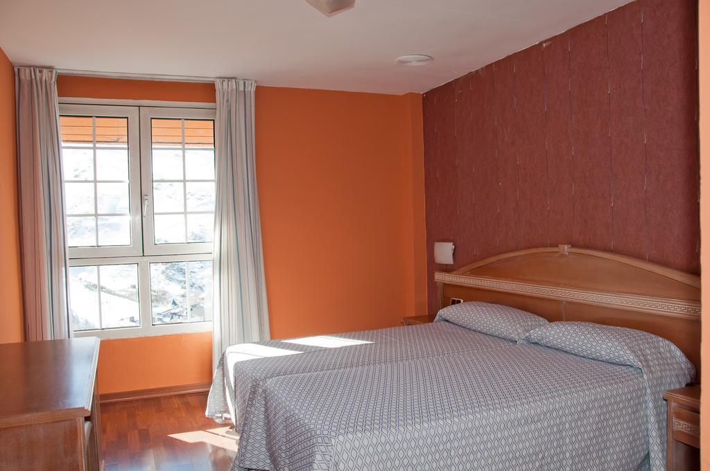 סיירה נבדה Hotel Reino Nevado מראה חיצוני תמונה