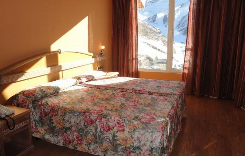 סיירה נבדה Hotel Reino Nevado מראה חיצוני תמונה